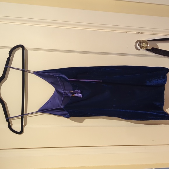 Blue velvet mini shift dress - Picture 2 of 3